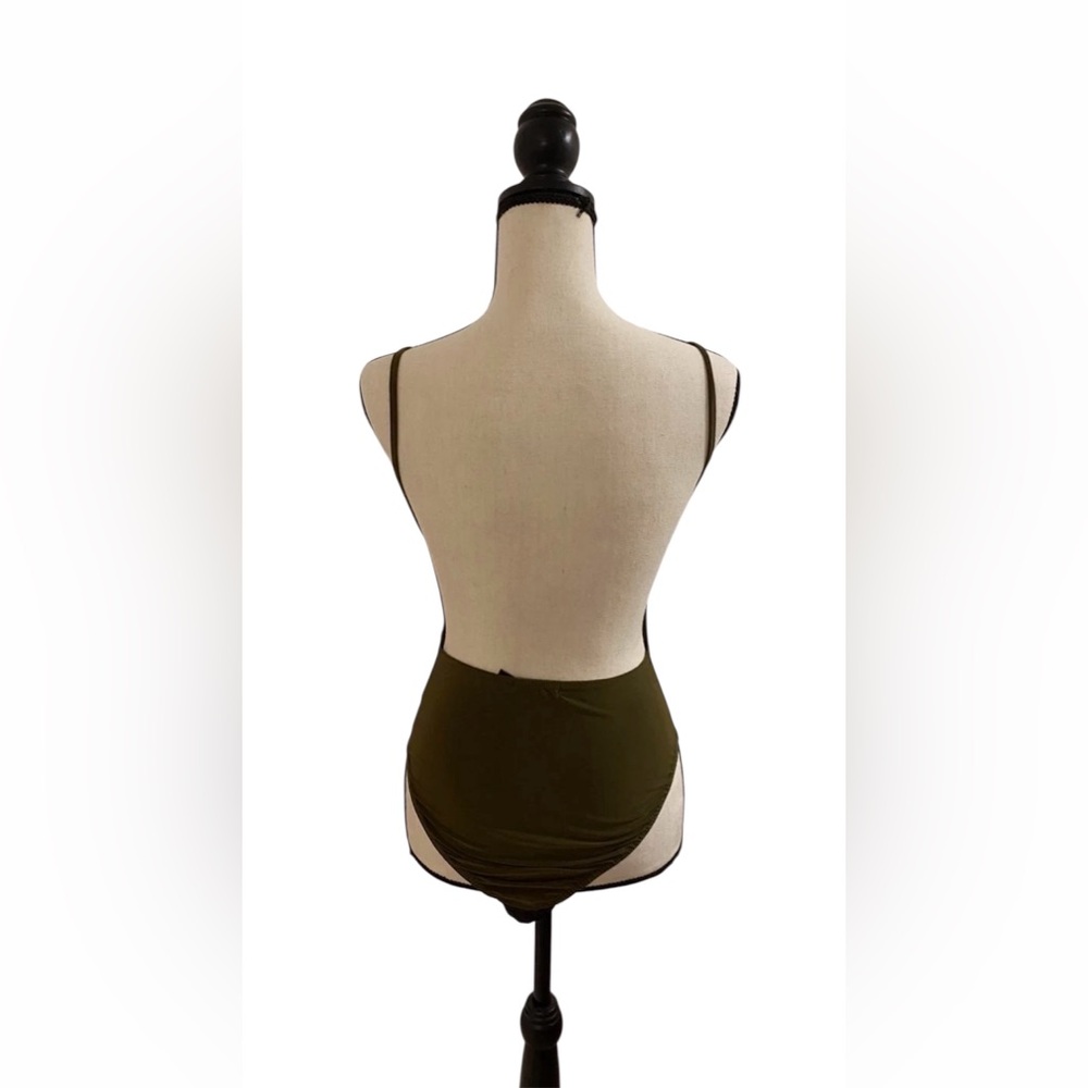 Boohoo Olive Green Satin Bodysuit Spaghetti Strap Open Back Size 4 - Picture 3 of 5